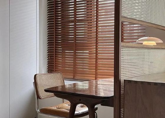 자연적 우븐 대나무는 사무실 창가를 위한 롤러 블라인드 수평선상 베니스 얇은 널빤지를 가립니다