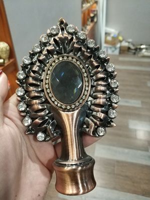 주문 제작된 커튼 로드 부속물이 로드 헤드에 커튼을 친다는 것 일 수 있습니다