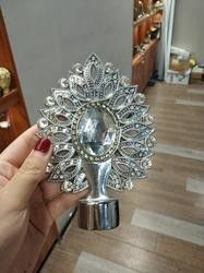 주문 제작된 커튼 로드 부속물이 로드 헤드에 커튼을 친다는 것 일 수 있습니다